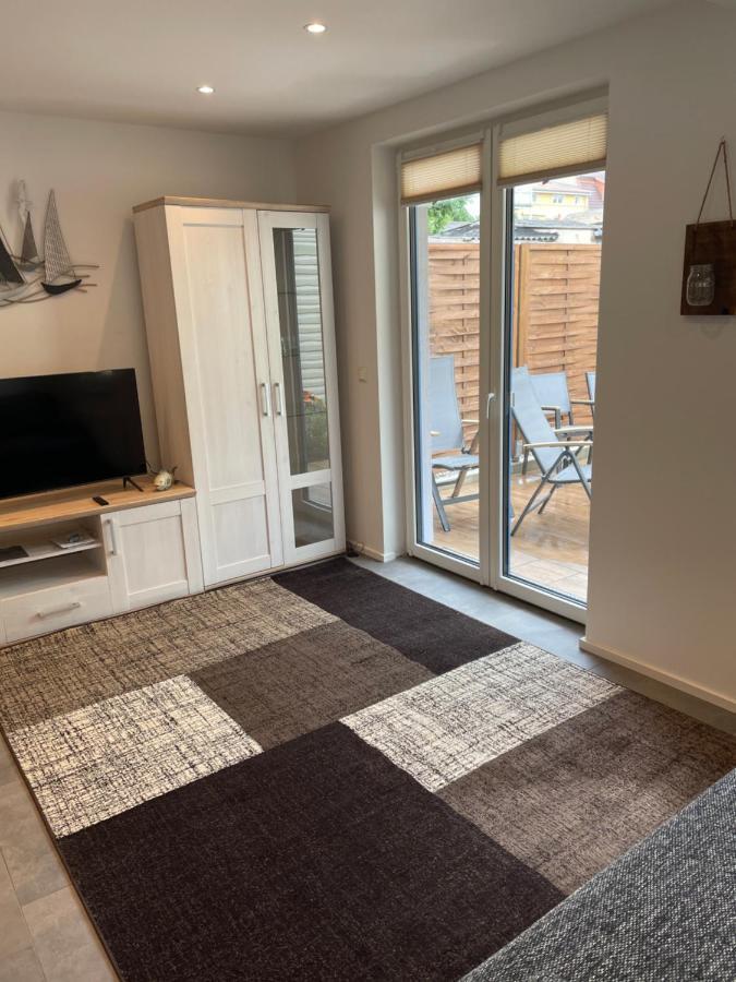 Ferienwohnung Nora Mit Blick Auf Den Ribnitzer See Exterior photo